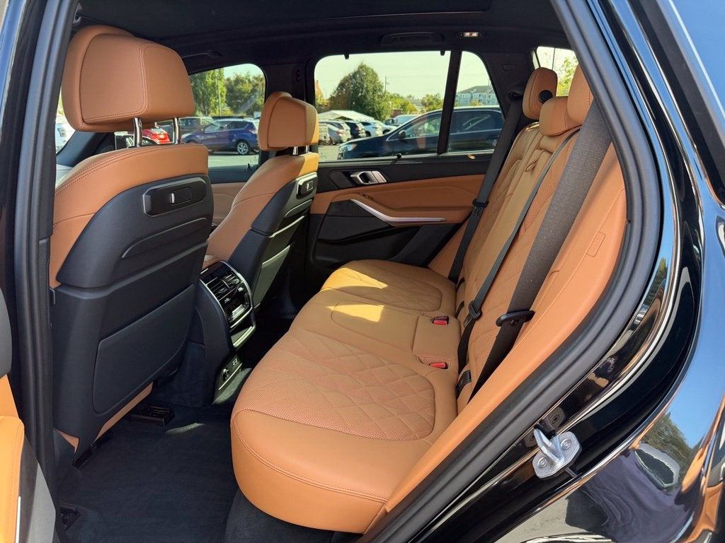 2025 BMW X5 M60i