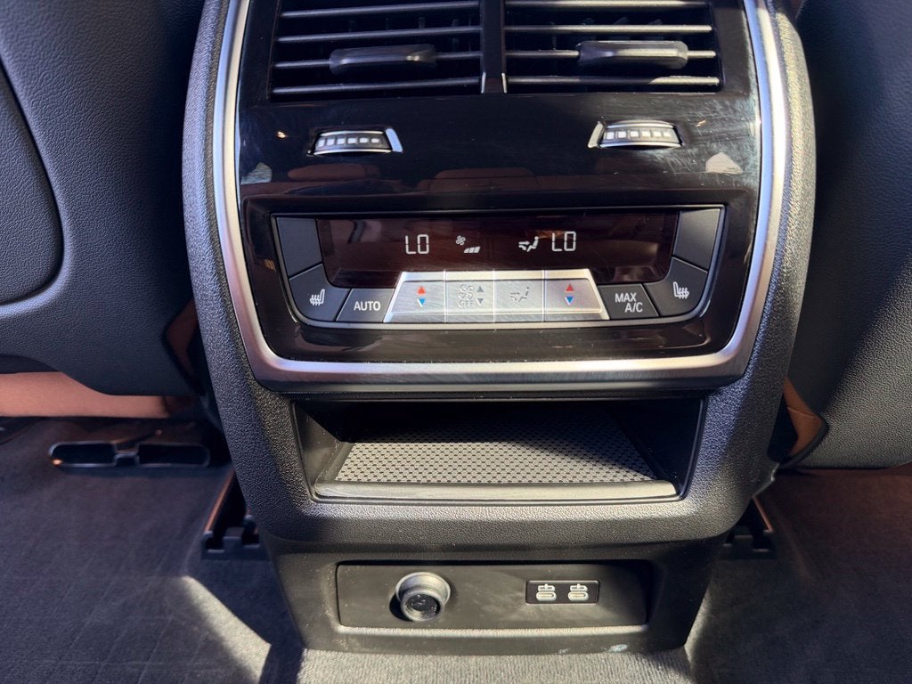 2025 BMW X5 M60i