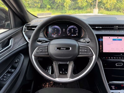 2026 Jeep Grand Cherokee L Altitude 4x4
