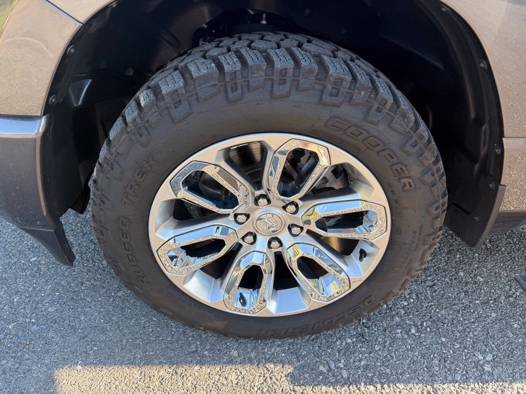 2023 RAM 1500 Laramie Crew Cab 4x4 5'7' Box
