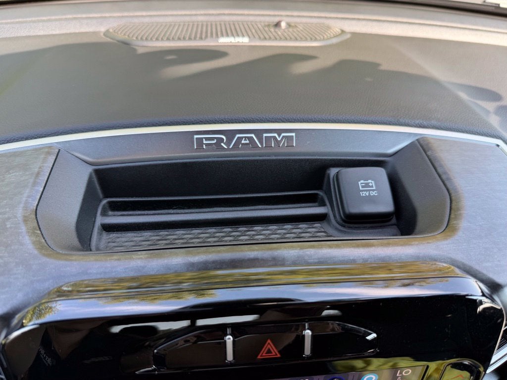 2024 RAM 1500 Big Horn Crew Cab 4x4 6'4' Box