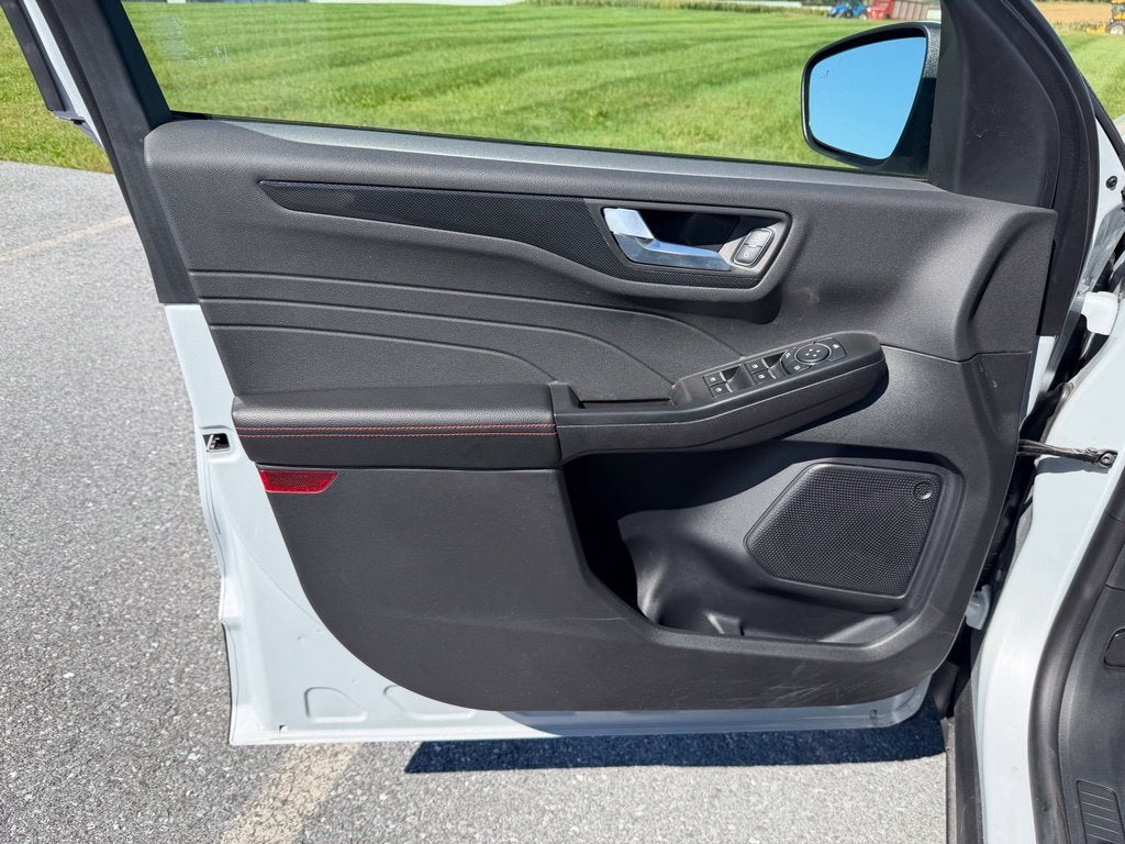 2026 Ford Escape Hybrid ST-Line Select