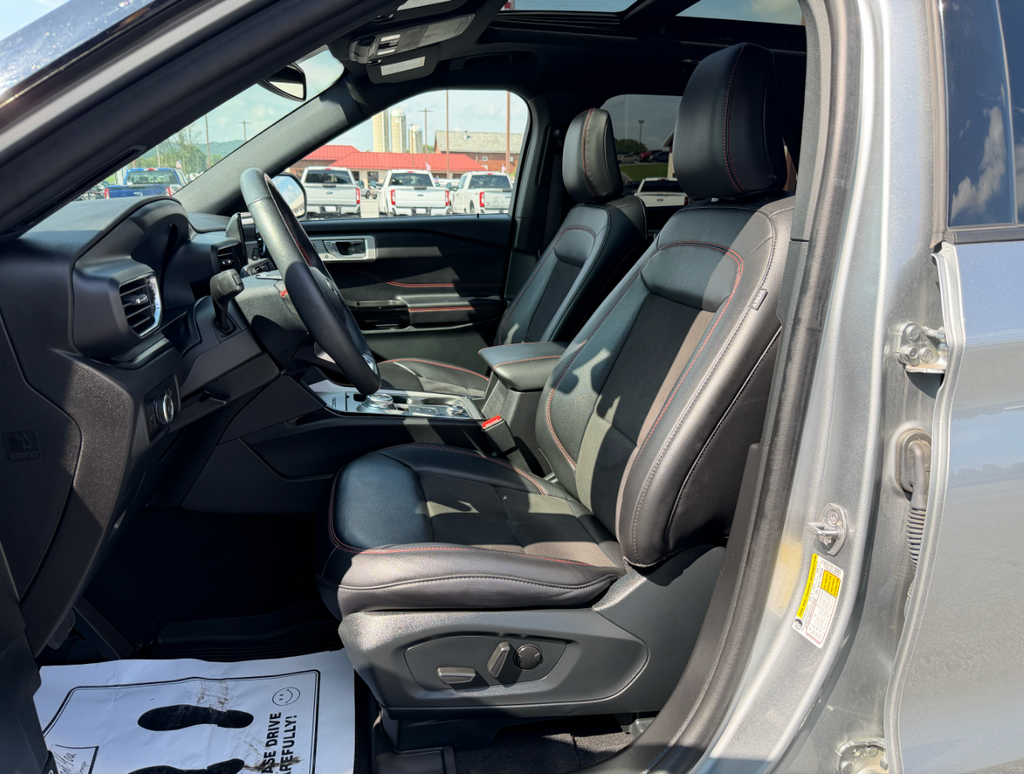 2024 Ford Explorer ST-Line
