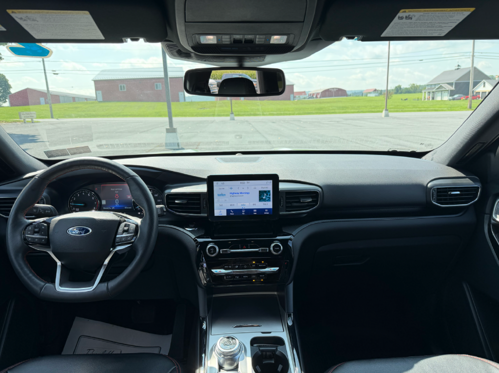 2024 Ford Explorer ST-Line