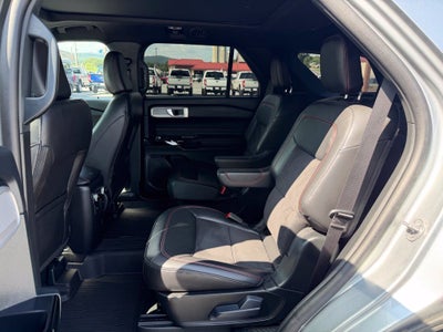2024 Ford Explorer ST-Line