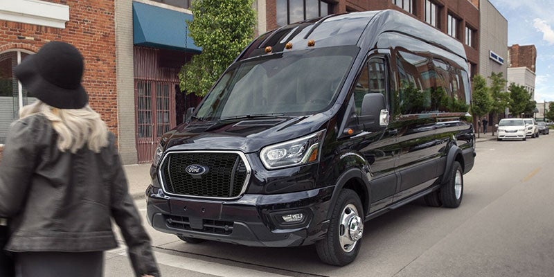 Front-three-quarter view of Ford Transit Passenger Wagon