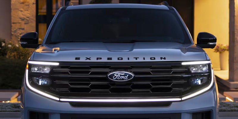 Front view of Ford Expedition