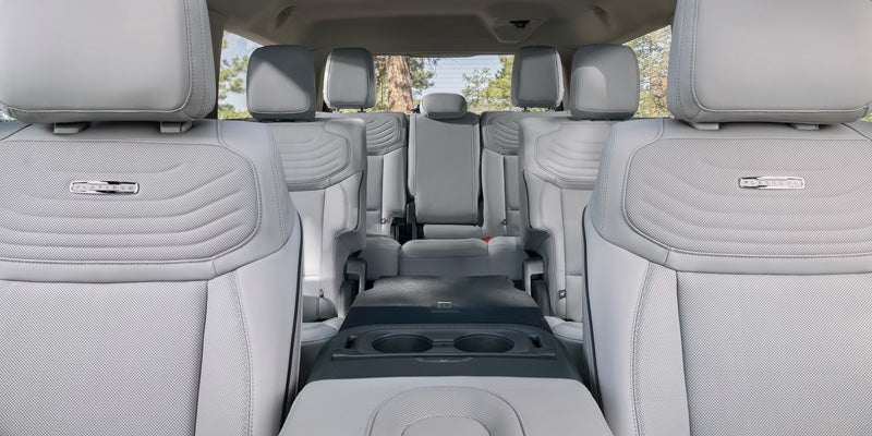 Interior seating across rows in Ford Expedition